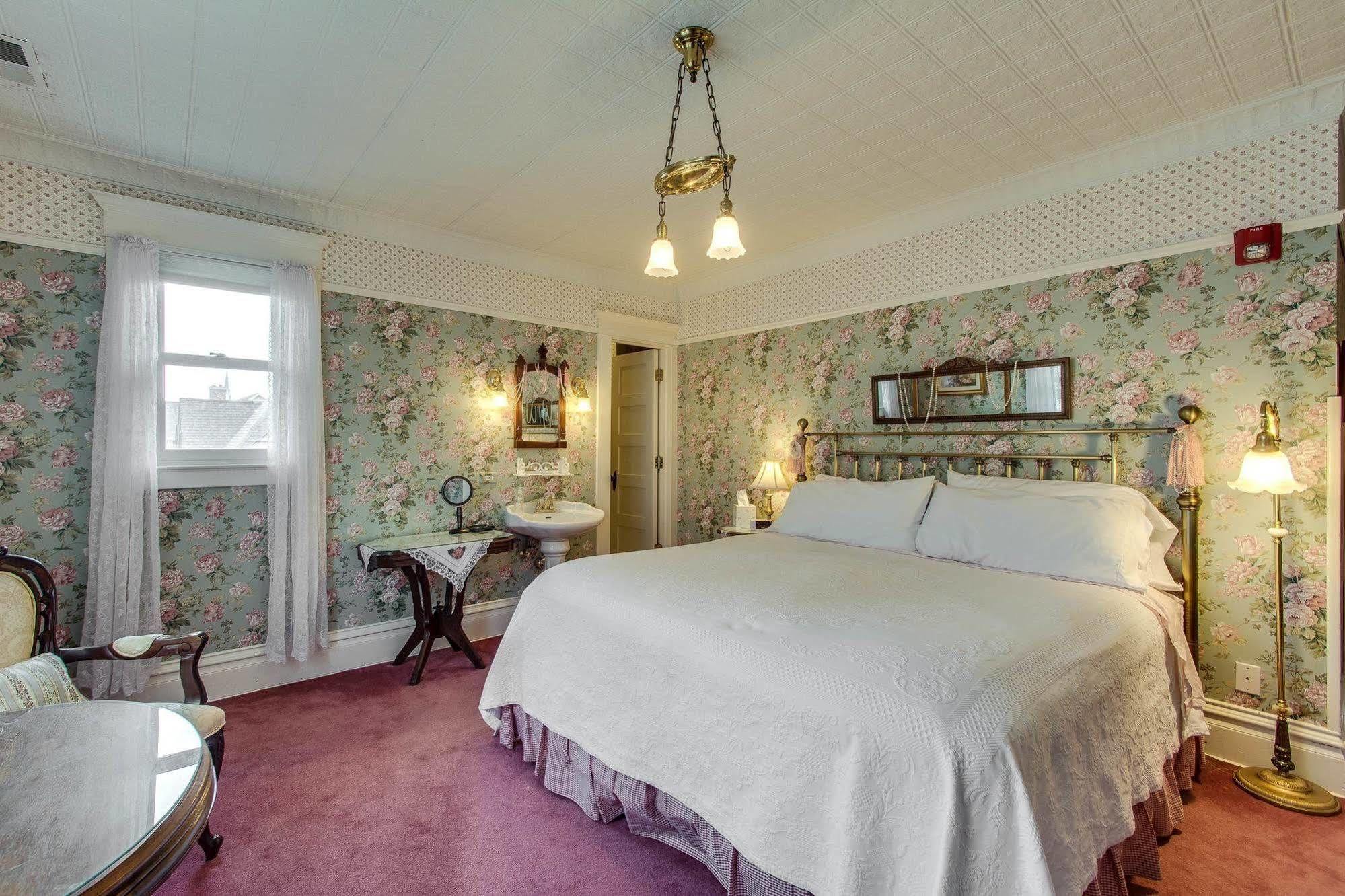 Harrison House Bed & Breakfast 네이퍼빌 외부 사진
