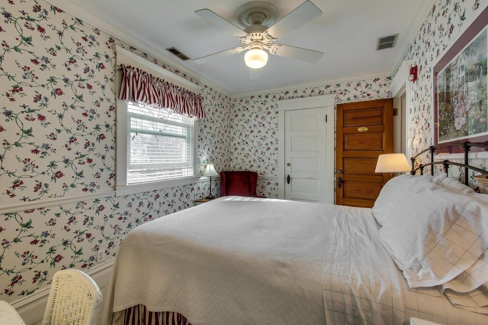 Harrison House Bed & Breakfast 네이퍼빌 외부 사진