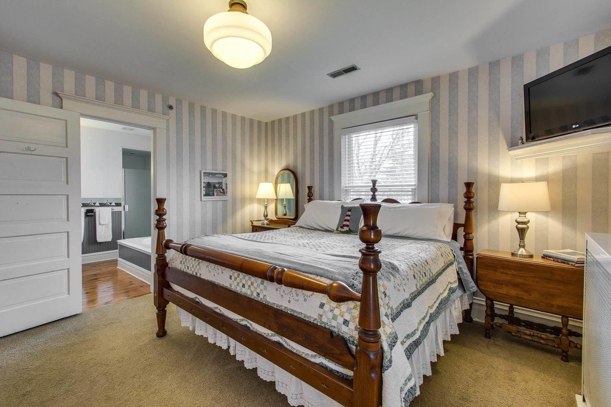 Harrison House Bed & Breakfast 네이퍼빌 외부 사진