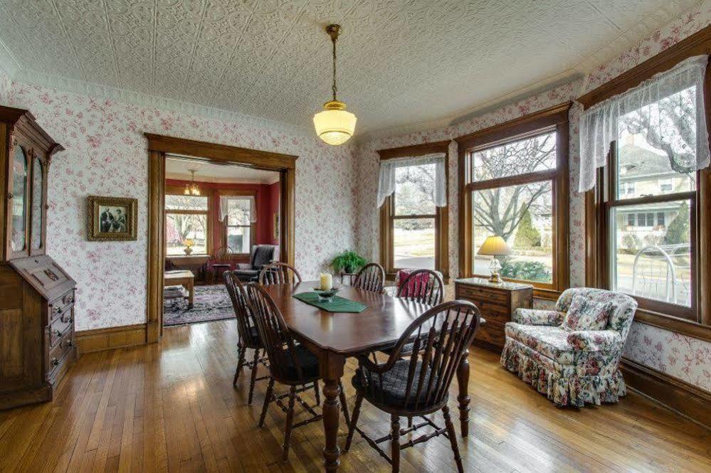 Harrison House Bed & Breakfast 네이퍼빌 외부 사진