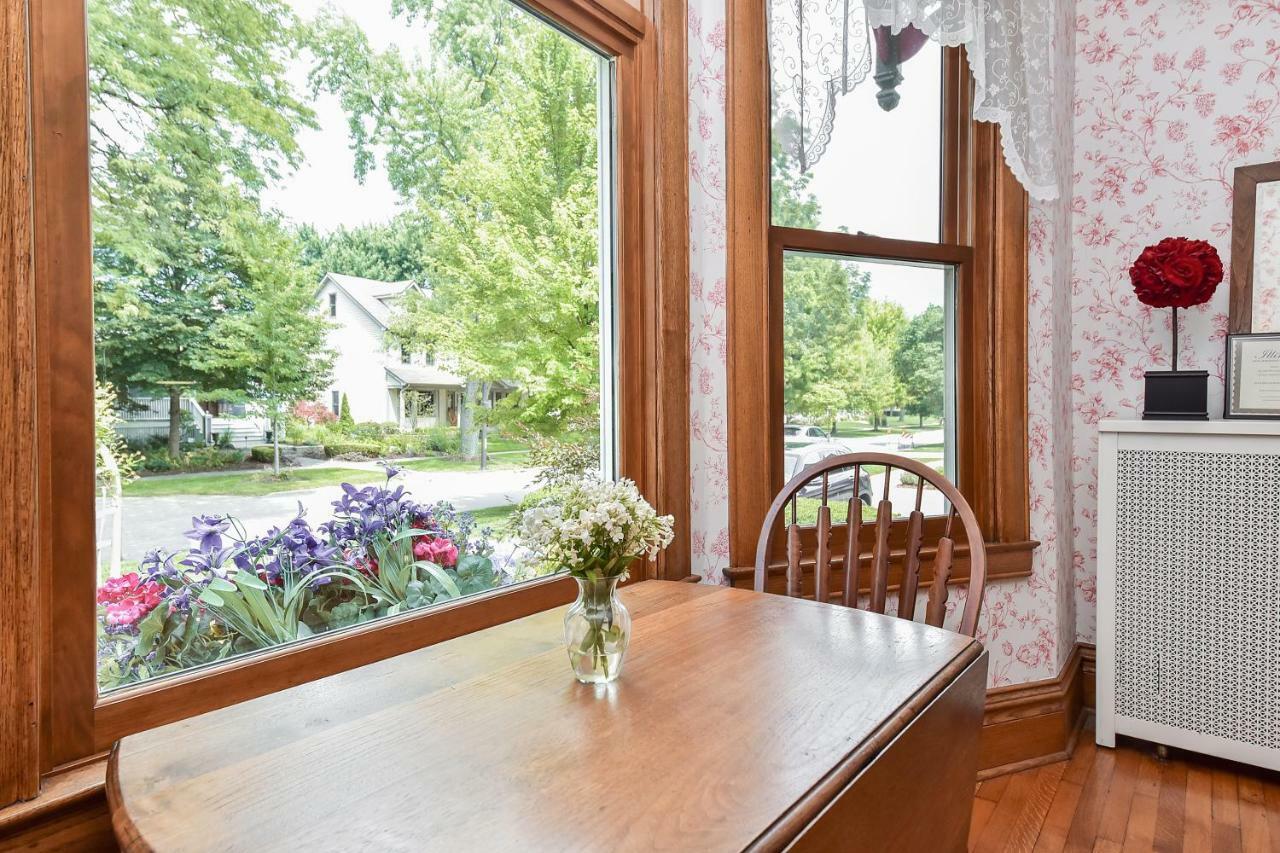 Harrison House Bed & Breakfast 네이퍼빌 외부 사진