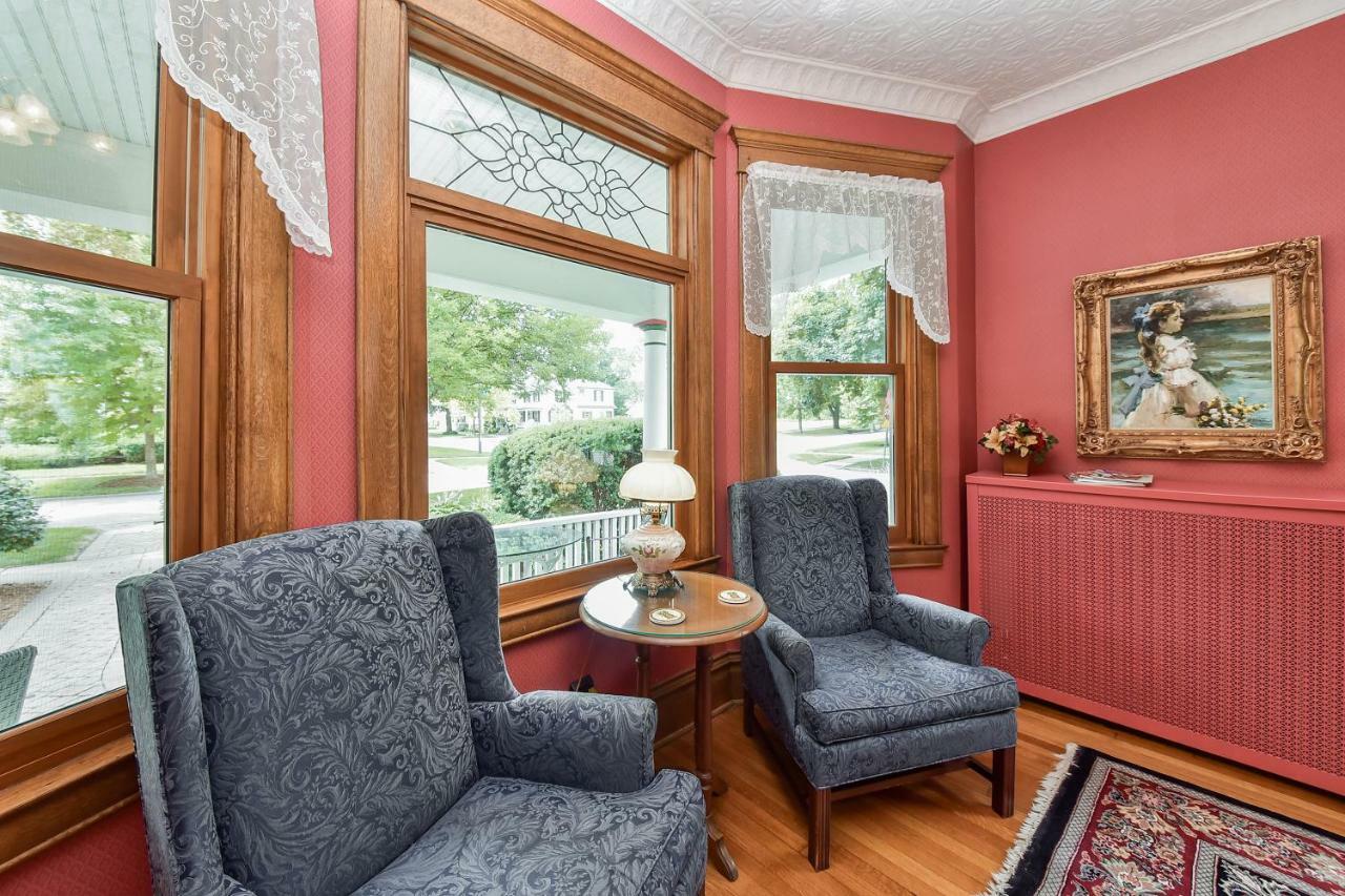 Harrison House Bed & Breakfast 네이퍼빌 외부 사진