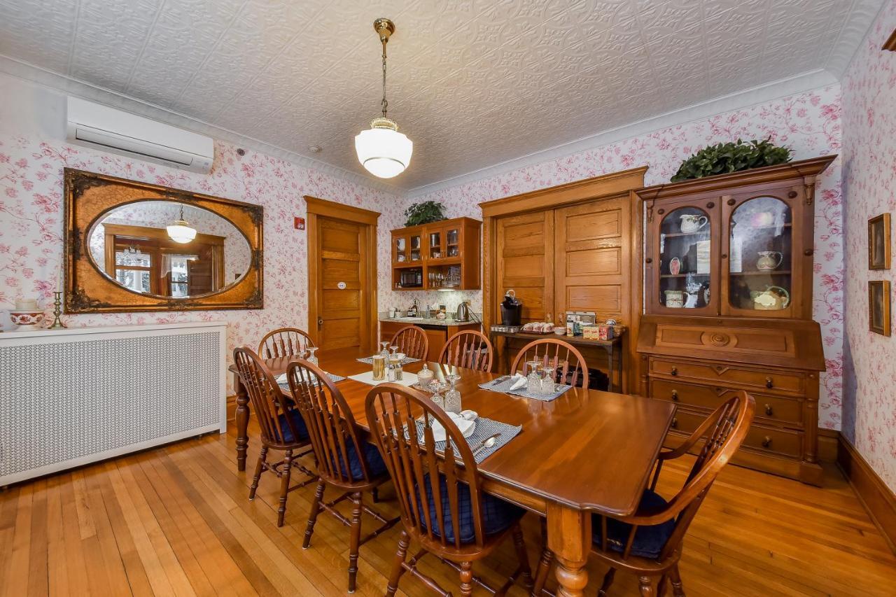 Harrison House Bed & Breakfast 네이퍼빌 외부 사진