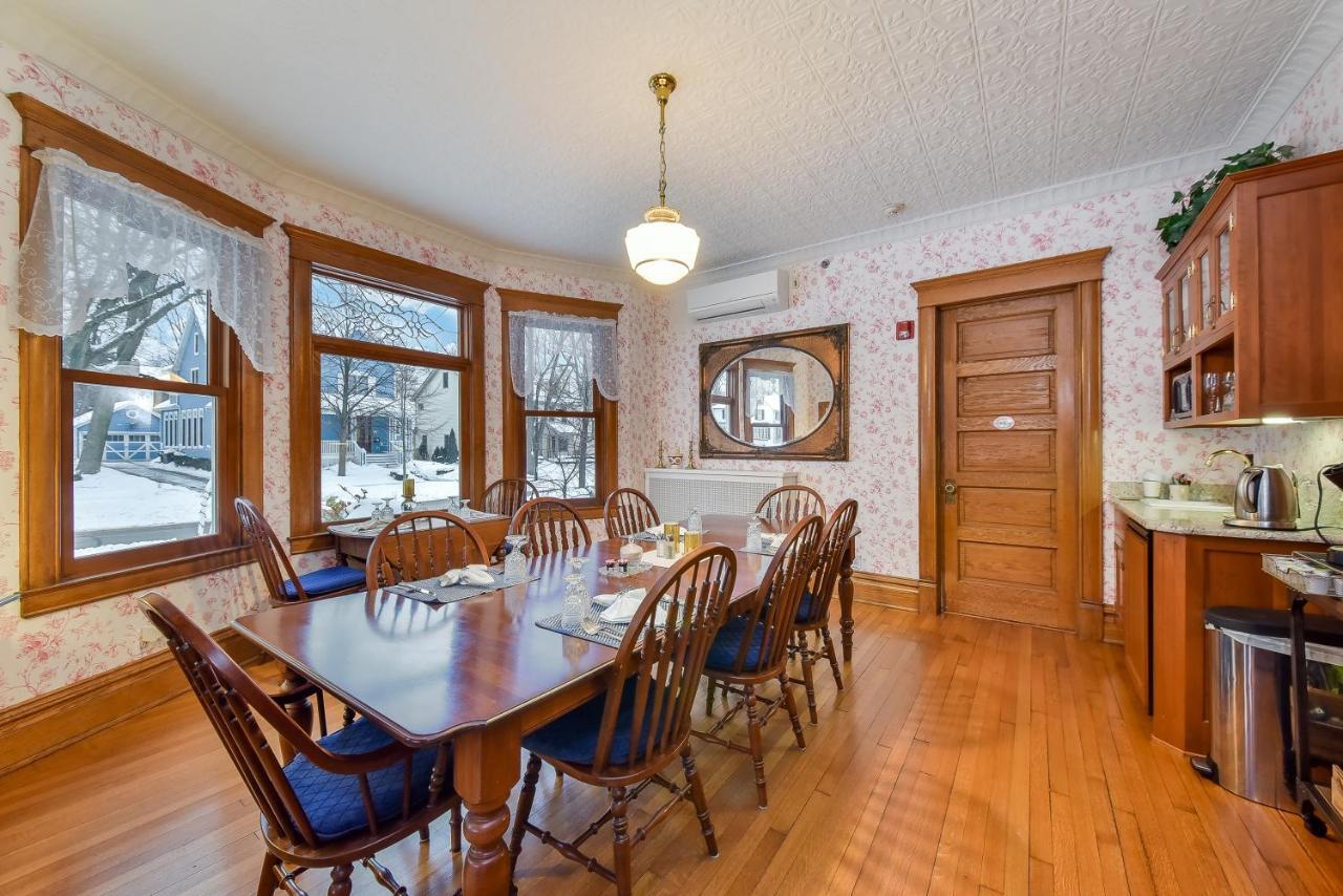 Harrison House Bed & Breakfast 네이퍼빌 외부 사진