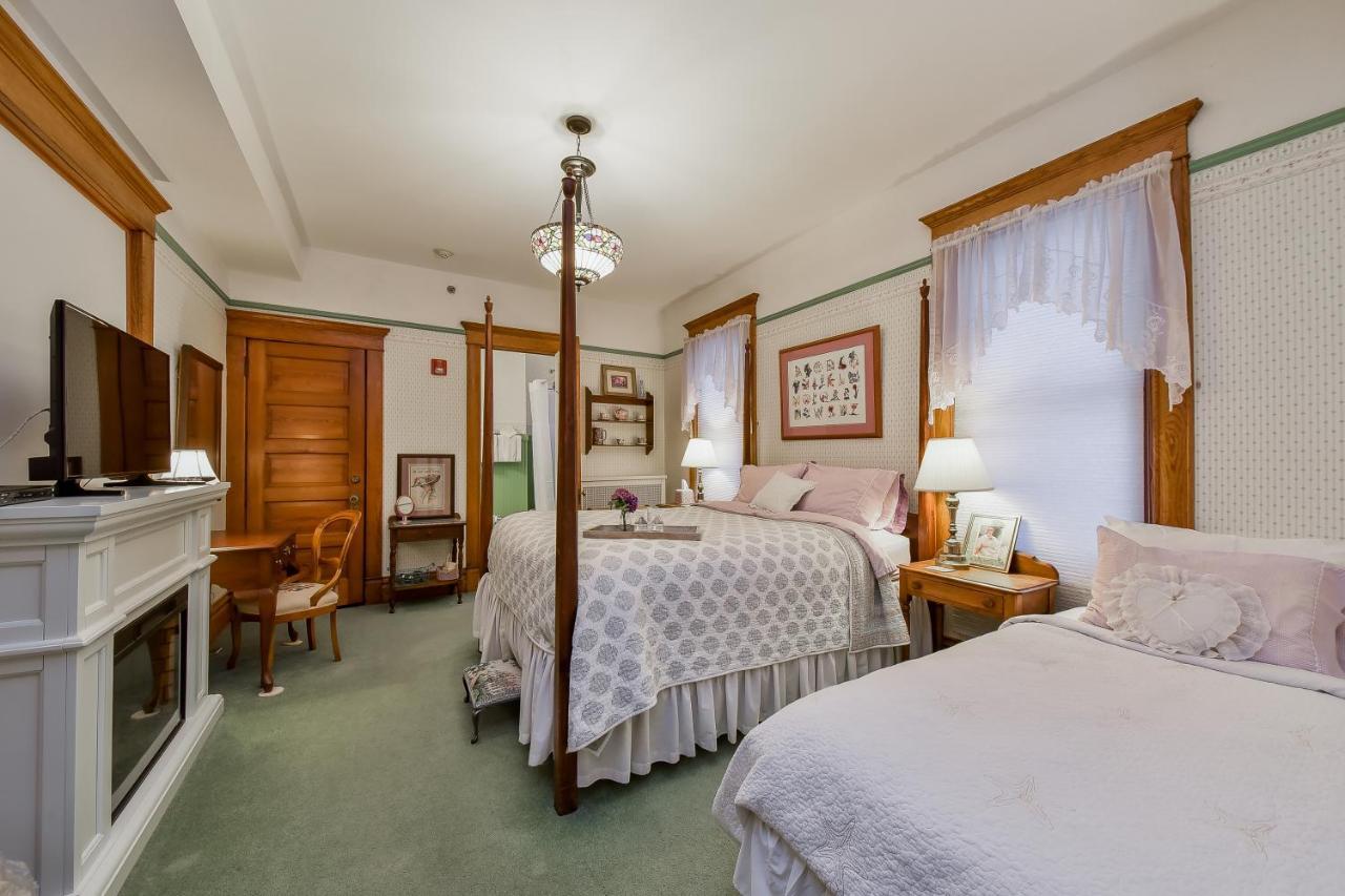 Harrison House Bed & Breakfast 네이퍼빌 객실 사진